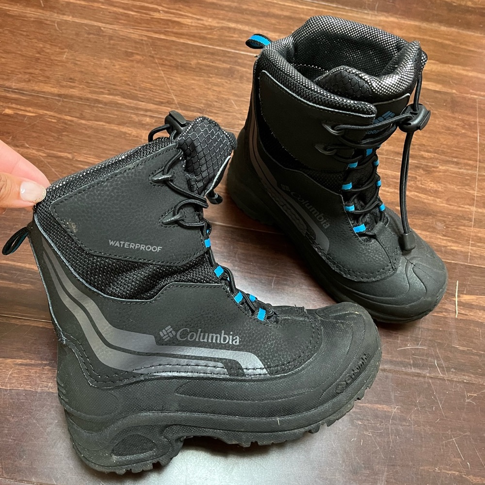 Colombia Boys Waterproof Snow Boots Size 4